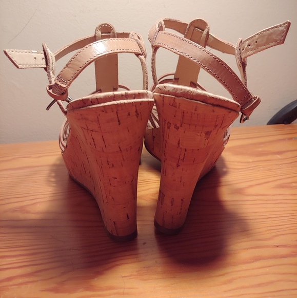 🚫SOLD🚫 EUC Size 10 wedges - Picture 4 of 6